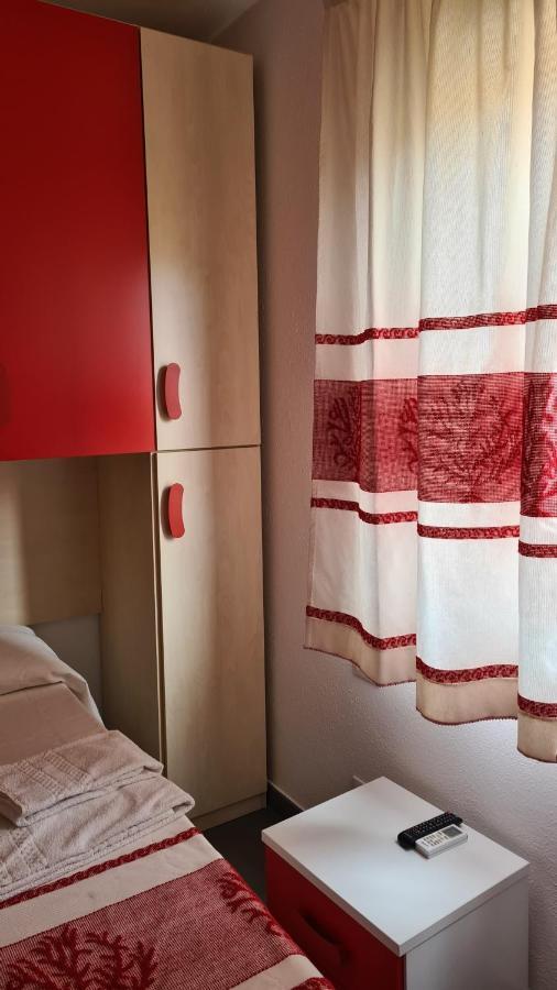 אולביה Red & Blue Rooms מראה חיצוני תמונה