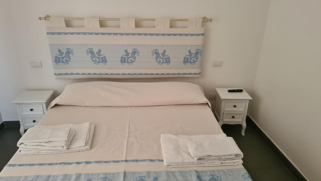 אולביה Red & Blue Rooms מראה חיצוני תמונה