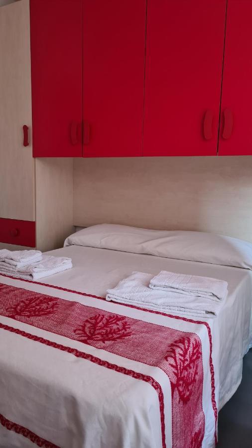 אולביה Red & Blue Rooms מראה חיצוני תמונה