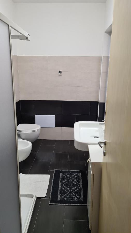 אולביה Red & Blue Rooms מראה חיצוני תמונה