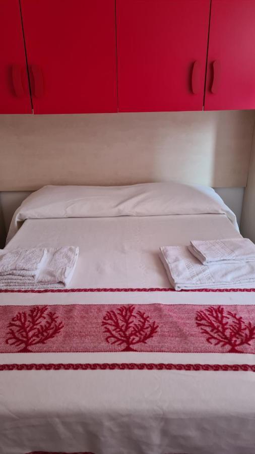 אולביה Red & Blue Rooms מראה חיצוני תמונה