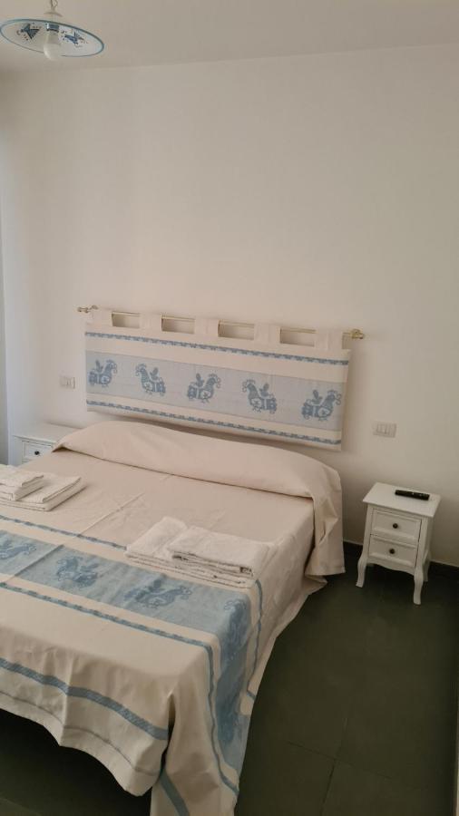 אולביה Red & Blue Rooms מראה חיצוני תמונה